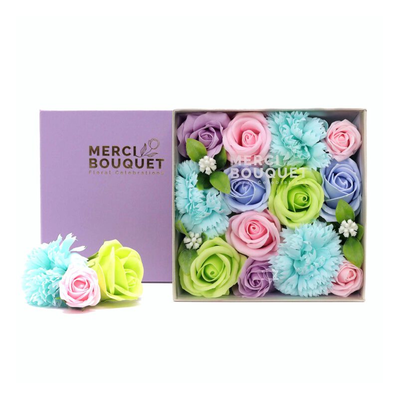 Caja cuadrada. Flores de jabon Bebe