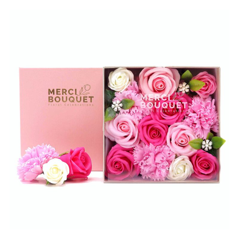 Caja cuadrada. Flores de jabon Rosa